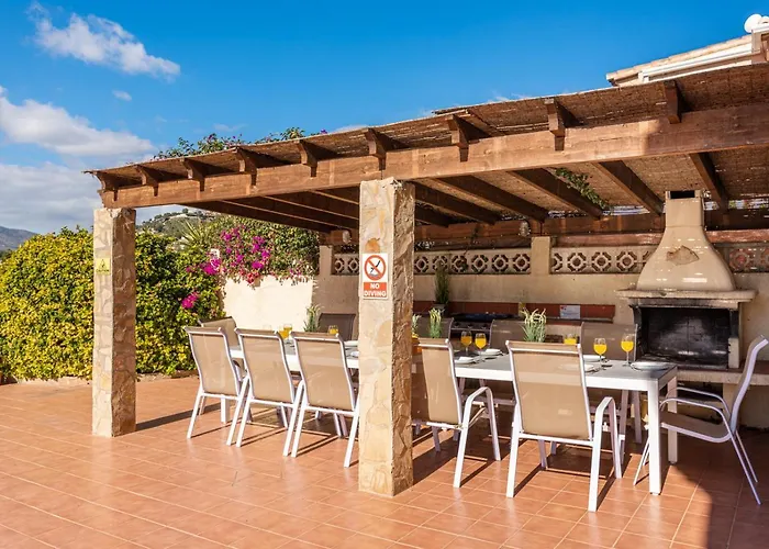 Villa Comodo - Plusholidays Casas de Torrat
